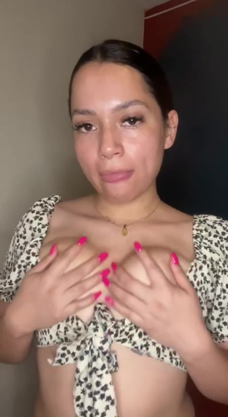 Who here likes me? : video clip