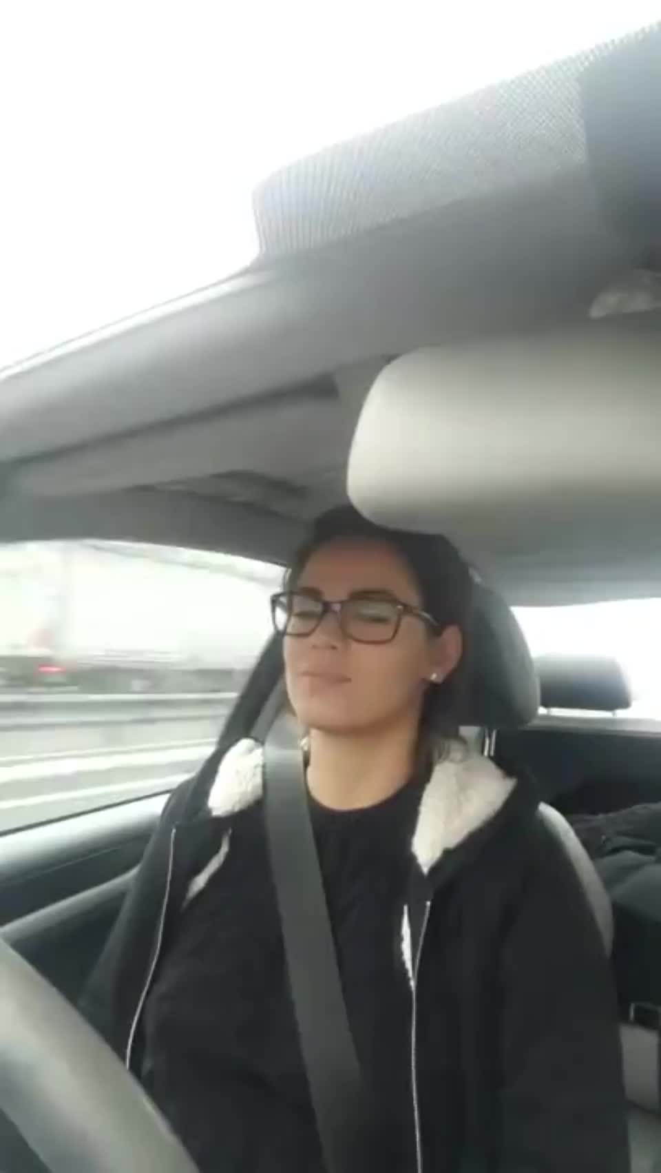 Stunning French Girl Drives with Her Tits Out : video clip