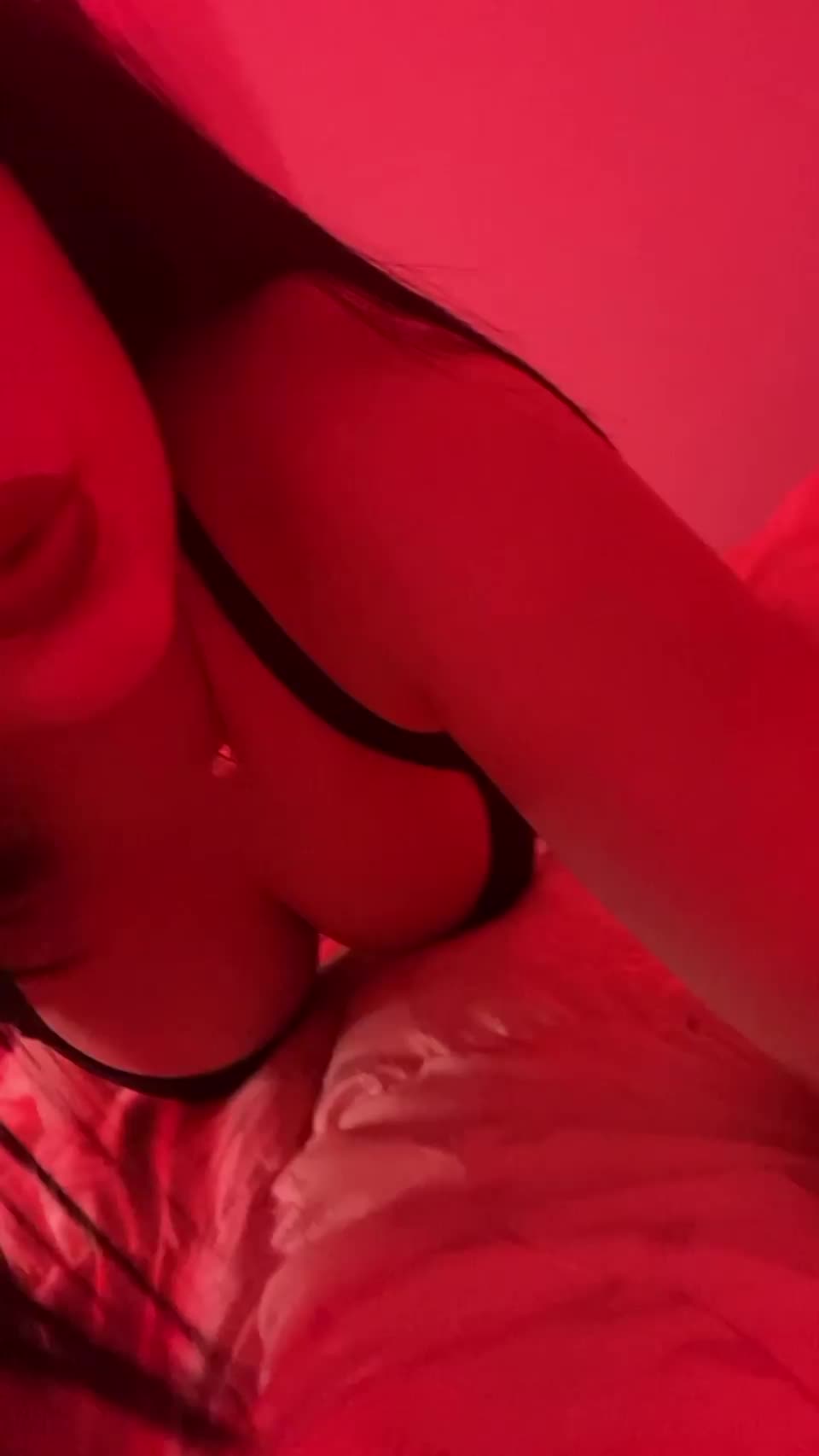 Can this young girl make you hard? : video clip