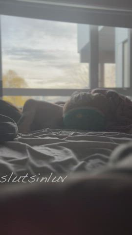 woke up this sleeping fucktoy with some juicy morning strokes : video clip