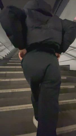 Got too horny at the station... had to pull my pants down and flash my big juicy teen ass, hopefully you would like it if you saw me like this :) : video clip