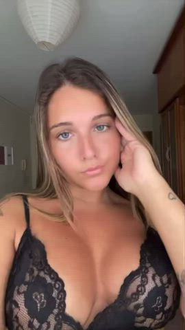 I love to touch my tits, do you want to do it?😋😋 : video clip