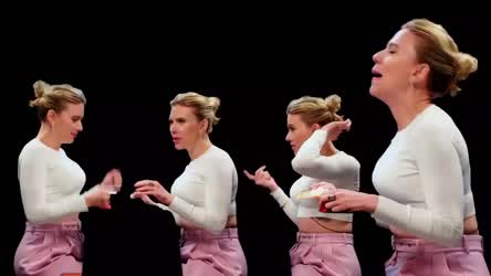 Stacked milf Scarlett Johansson bouncing : video clip