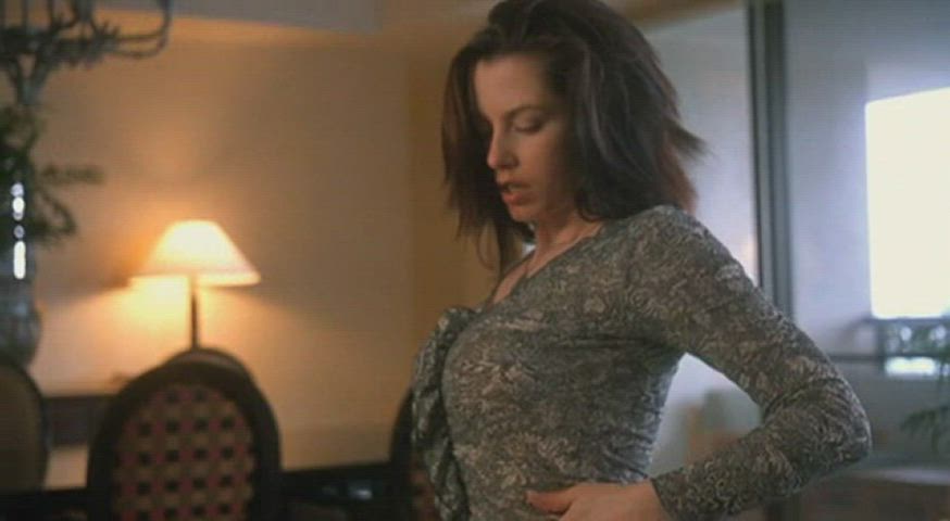 Debbie Rochon revealing her perfect tits (2003) : video clip