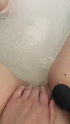 Need someone to join me, got to love a nice wet pussy 💦 : video clip