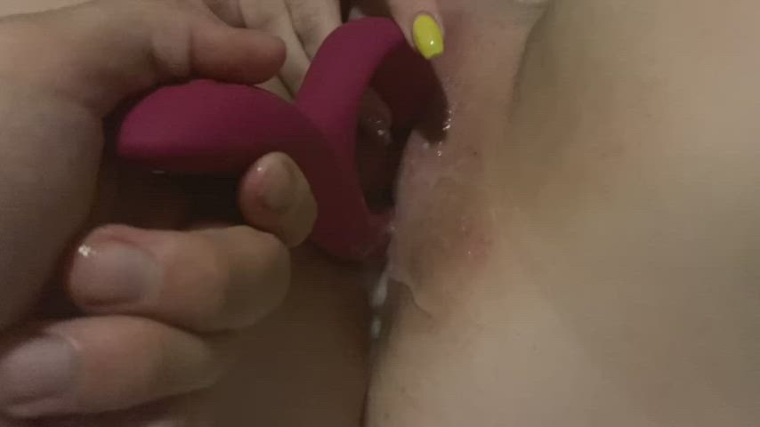 I love getting filled with cum then fucked with my toy 😰 : video clip