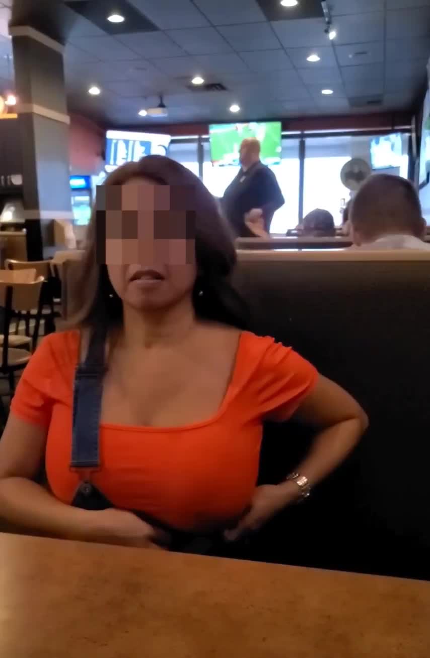 Cum to lunch with me for a good time : video clip
