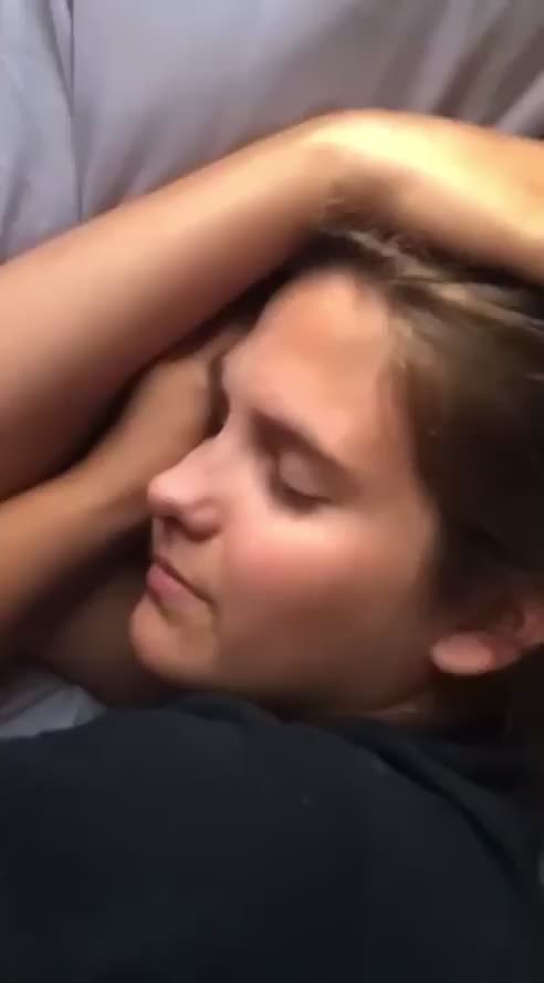 Cute amateur takes the facial of a lifetime : video clip