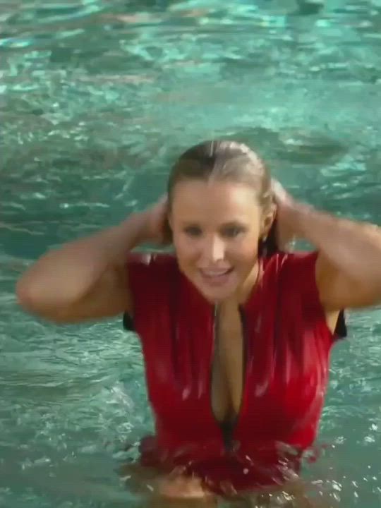 Birthday girl Kristen Bell is petite perfection : video clip
