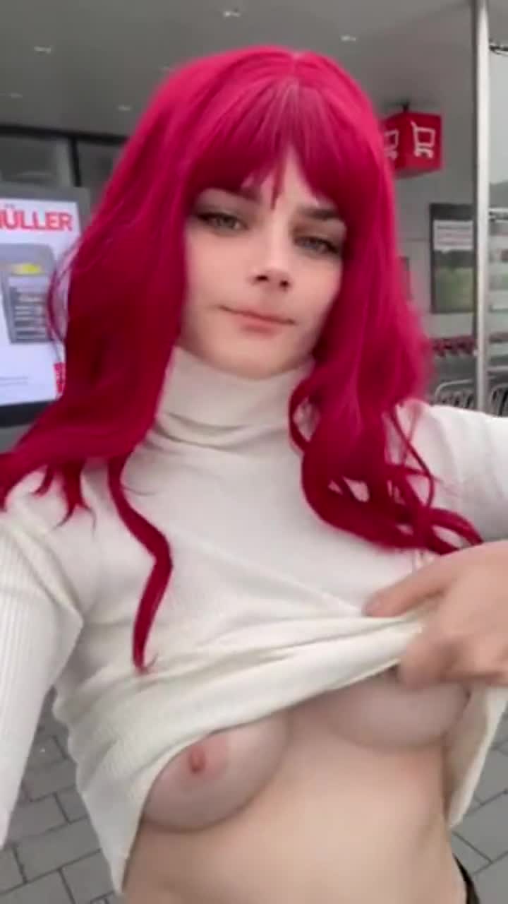 Finally finished shopping... decided to get my tits out in front of the store, hopefully no one has seen me haha : video clip