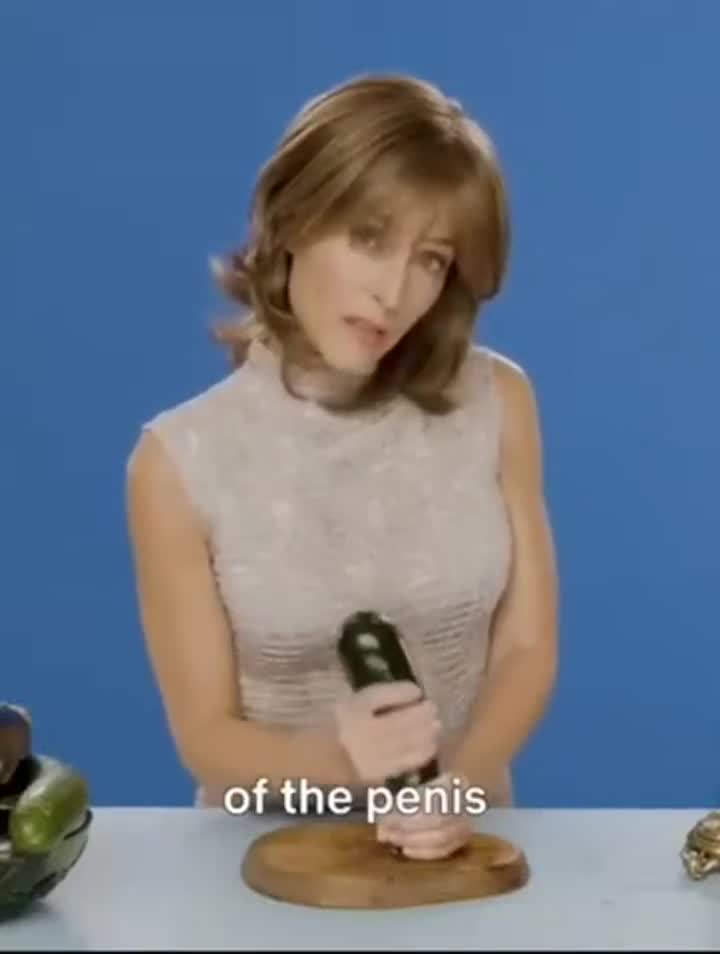 Gillian Anderson hand job instruction : video clip