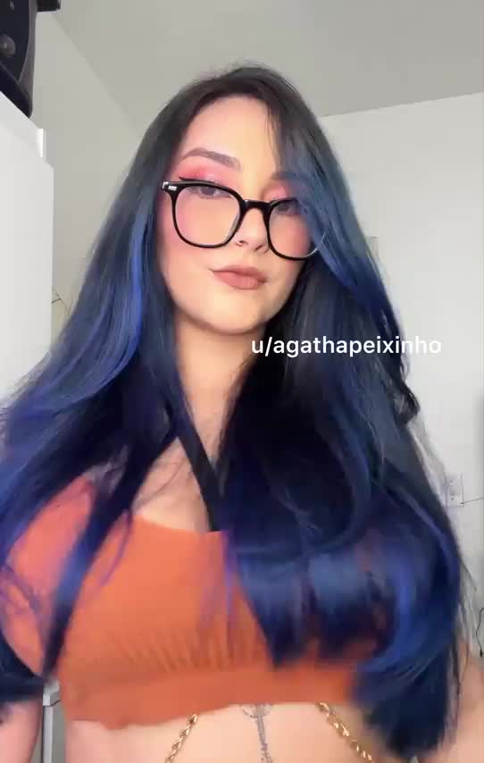 I heard that busty latinas make the best girlfriends : video clip