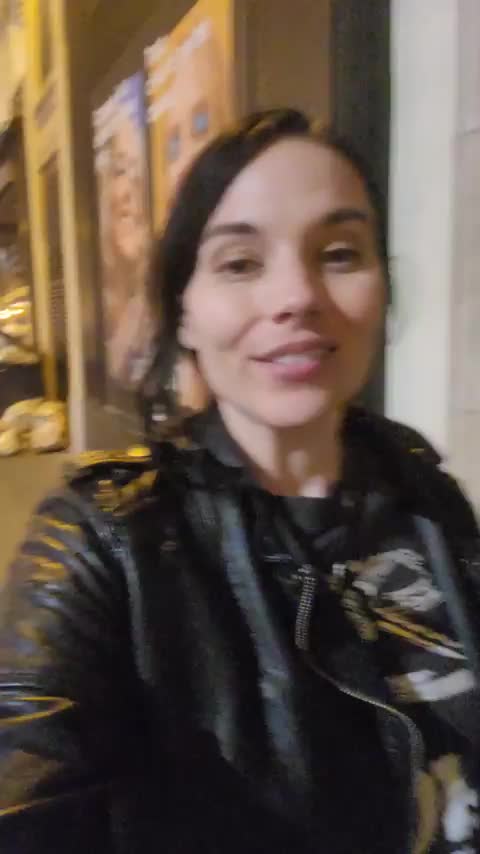 Enjoying the spring air on the walk home last night [GIF] : video clip