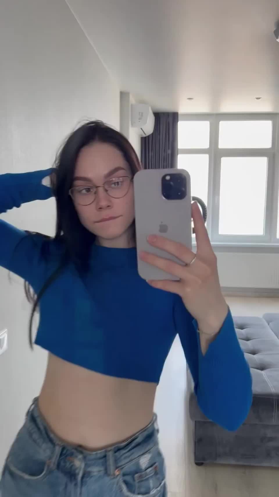 My body may be small, but I have all the meat at the right places : video clip