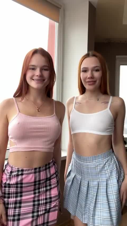All my dad's friends want to fuck us : video clip