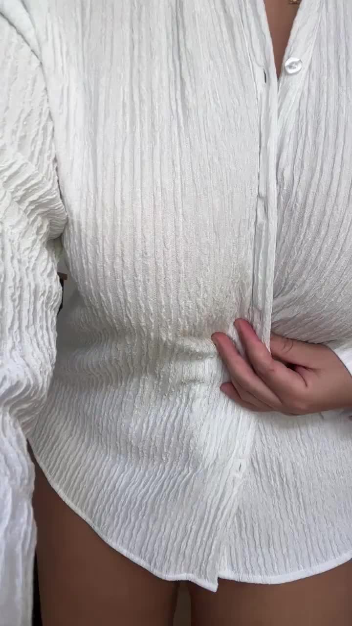 200lbs of Egyptian curves : video clip