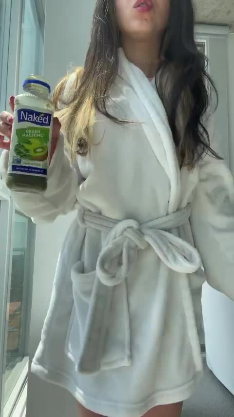 I’m always thirsty.. and I love being Naked 😜 : video clip