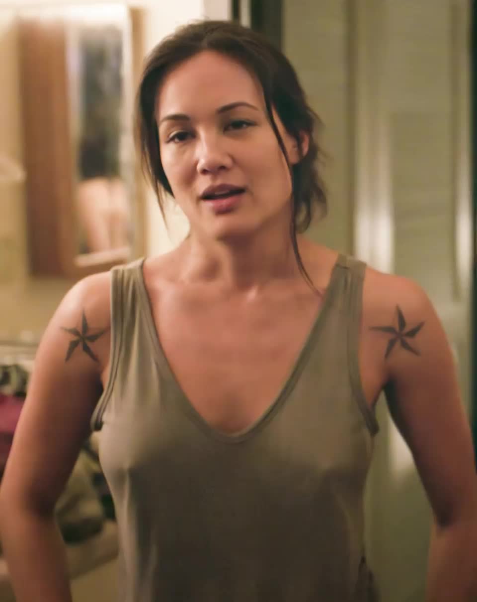 Nadine Nicole in 'Casual' (She plays Clarissa Mao in The Expanse) : video clip