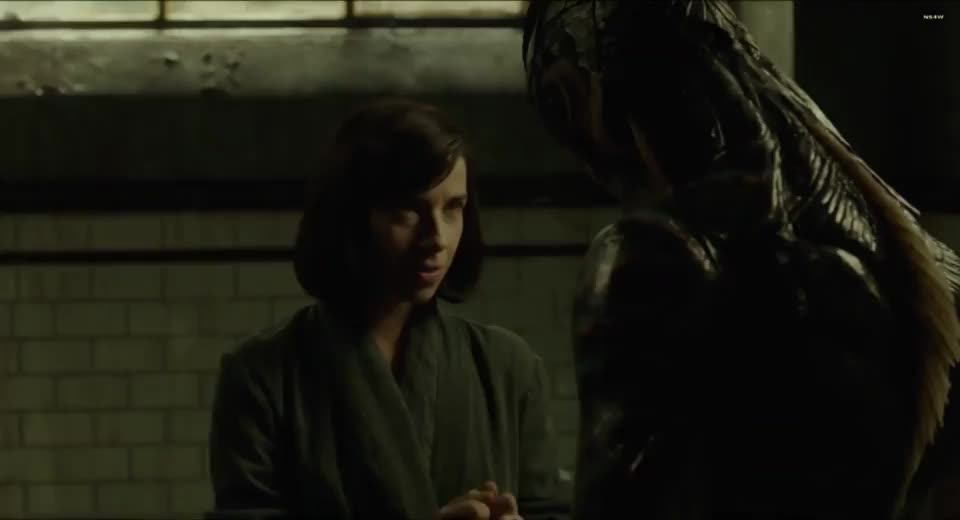sally hawkins - The shape of water : video clip