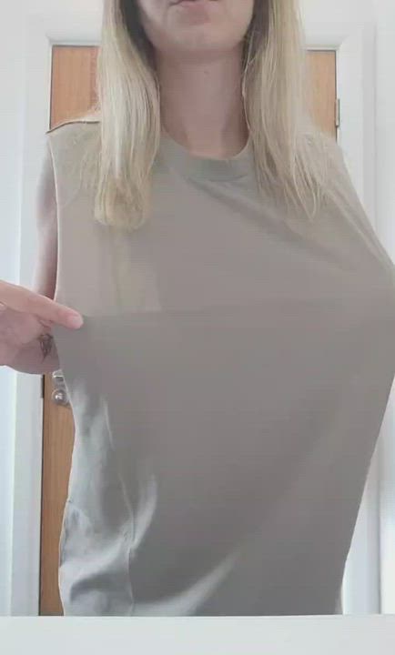 Would you smash a 5ft2 petite blonde with big old tittys? 🇸🇪 [F] : video clip