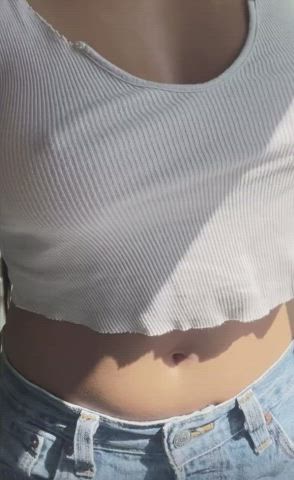 Natural tits had to cum out on my hike 😏 : video clip
