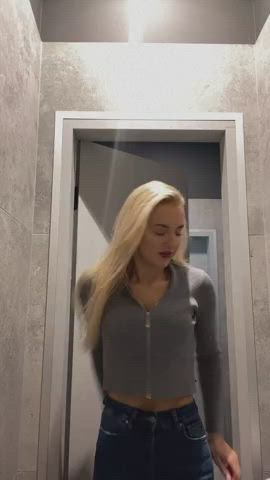 Work got me bored and I was getting horny.. so I went to the restroom to record this video playing with myself - I hope my boss doesn’t know what I’m doing all the time lol : video clip