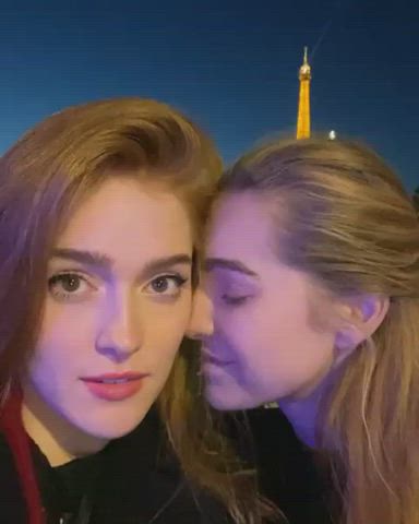 That's one hot french kiss : video clip