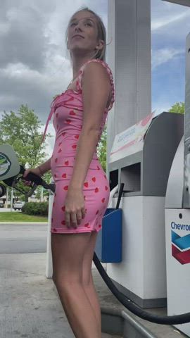 Gas prices are so high… So I wanted to make it a little less stressful for everyone! ⛽️ [GIF] : video clip