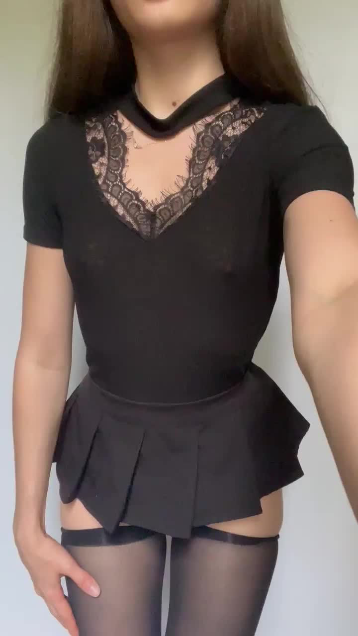 Cute titty [drop] to start the day 🥰 : video clip