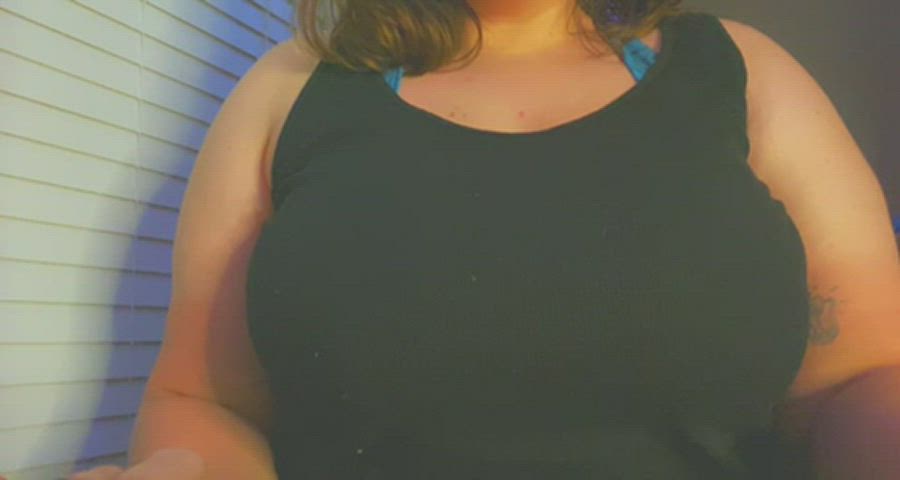 I love watching my 40G titties drop 🥵 : video clip