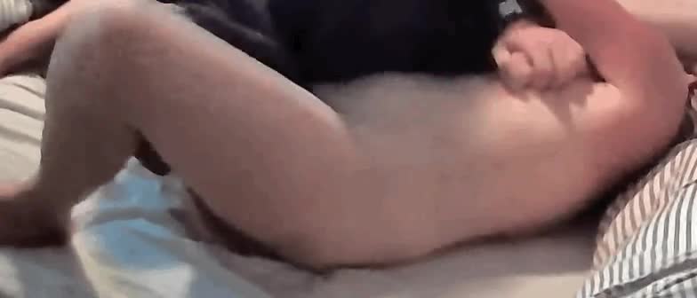 Humping hubby’s face : video clip