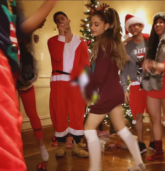 Ariana Grande - Splits Loop, Cropped, Dain'd, AI'd. : video clip