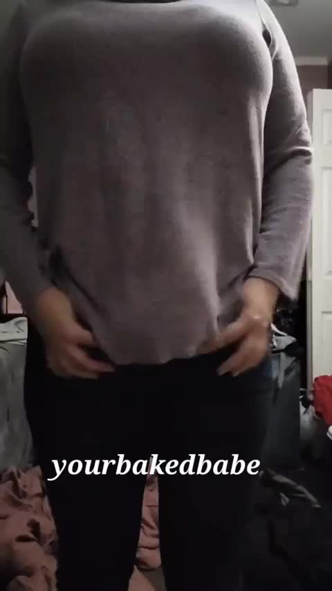 My sweater is a bit deceiving hehe : video clip