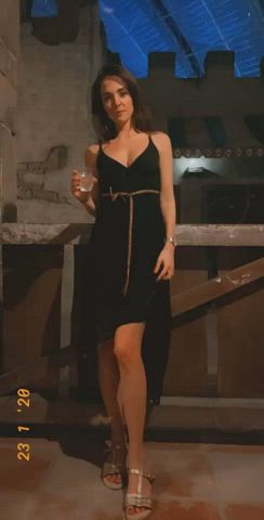 Black dress : video clip