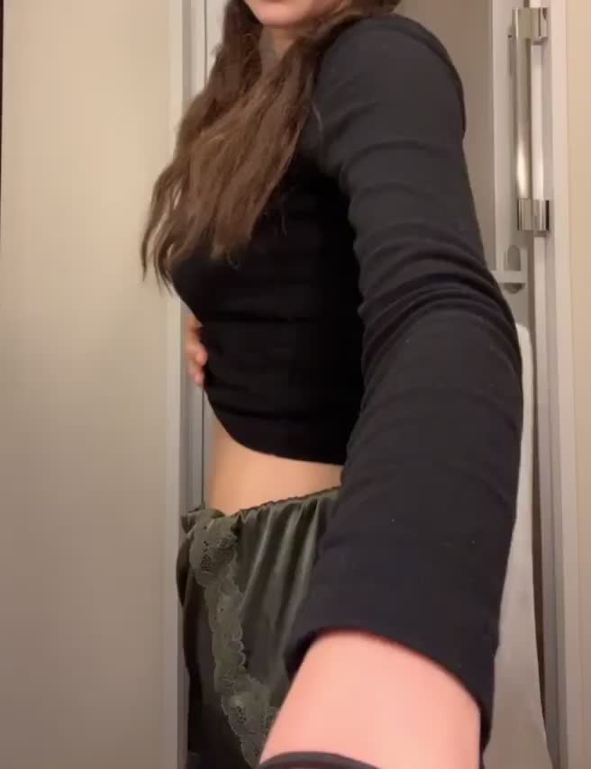 Practicing my twerking lol : video clip