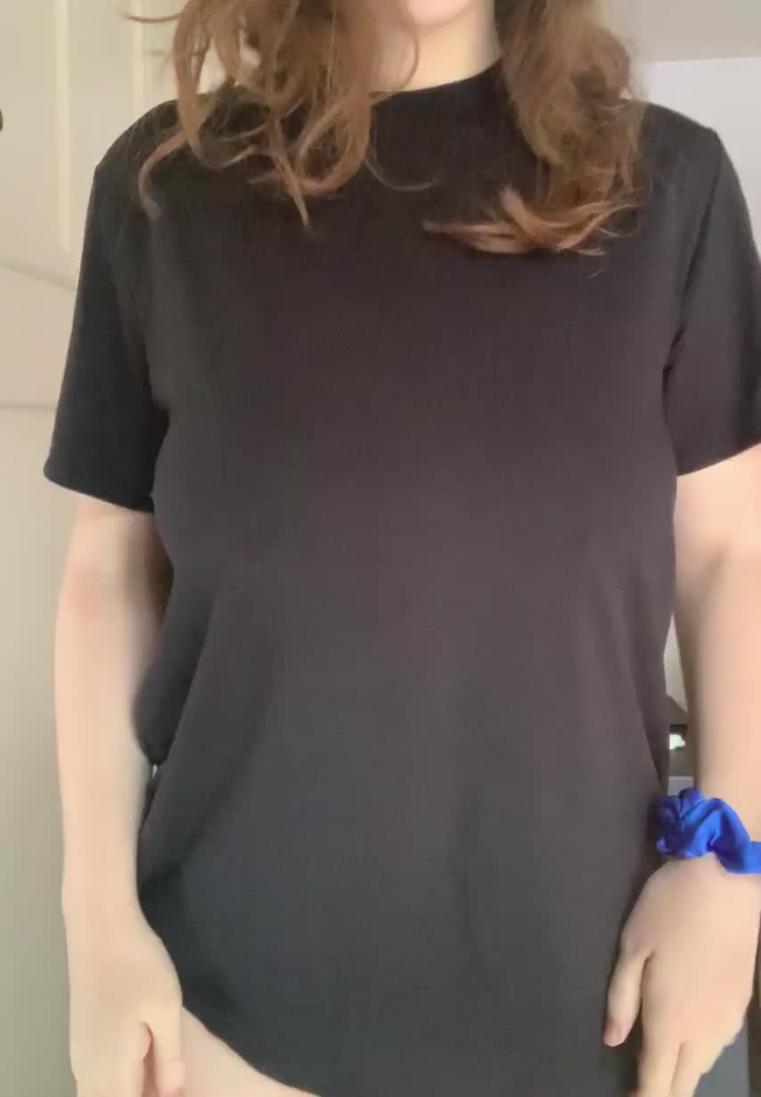 Pale girl titty drop for you to enjoy : video clip