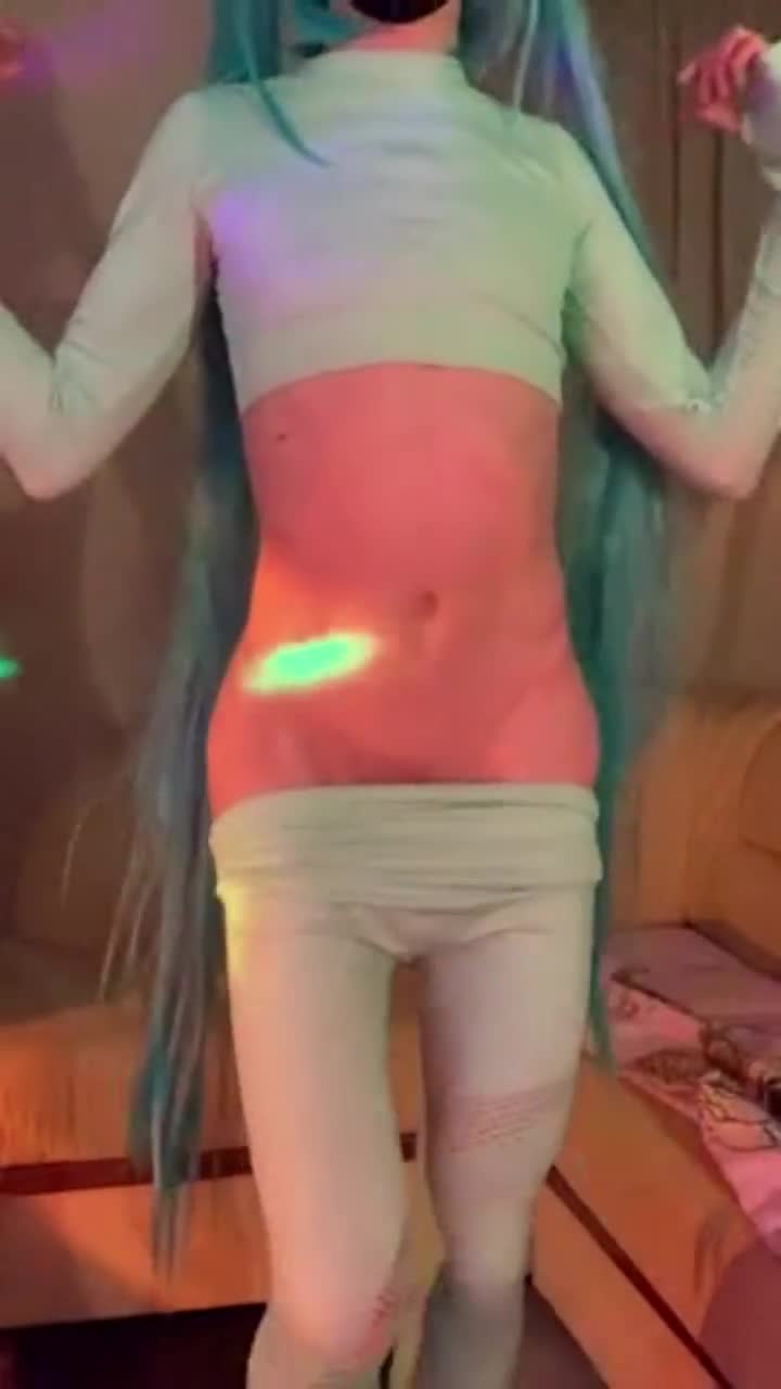 Does my ass look breedable? : video clip