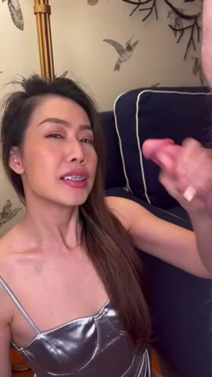 Being on my knees with a cock in my mouth is my happy place 💖 : video clip