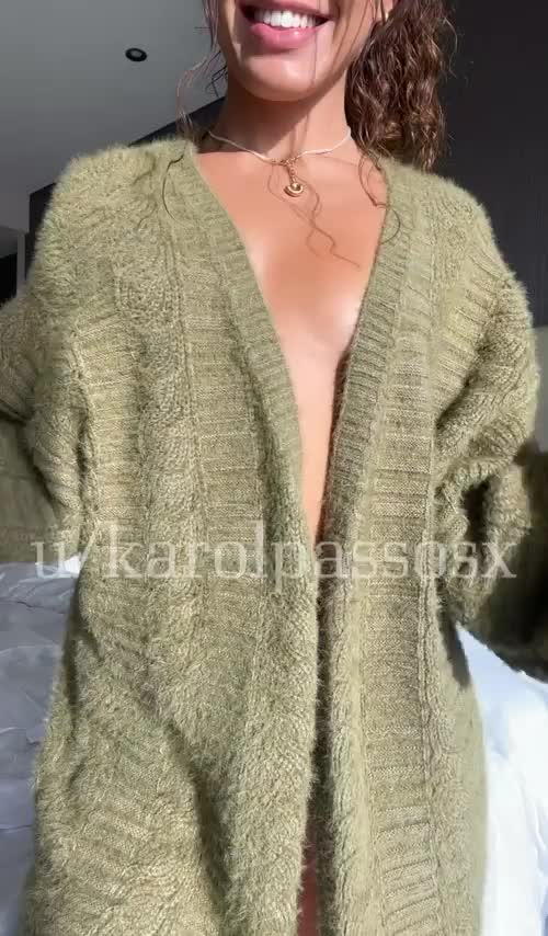 I'm not on birth control. Would you still fuck me raw? : video clip