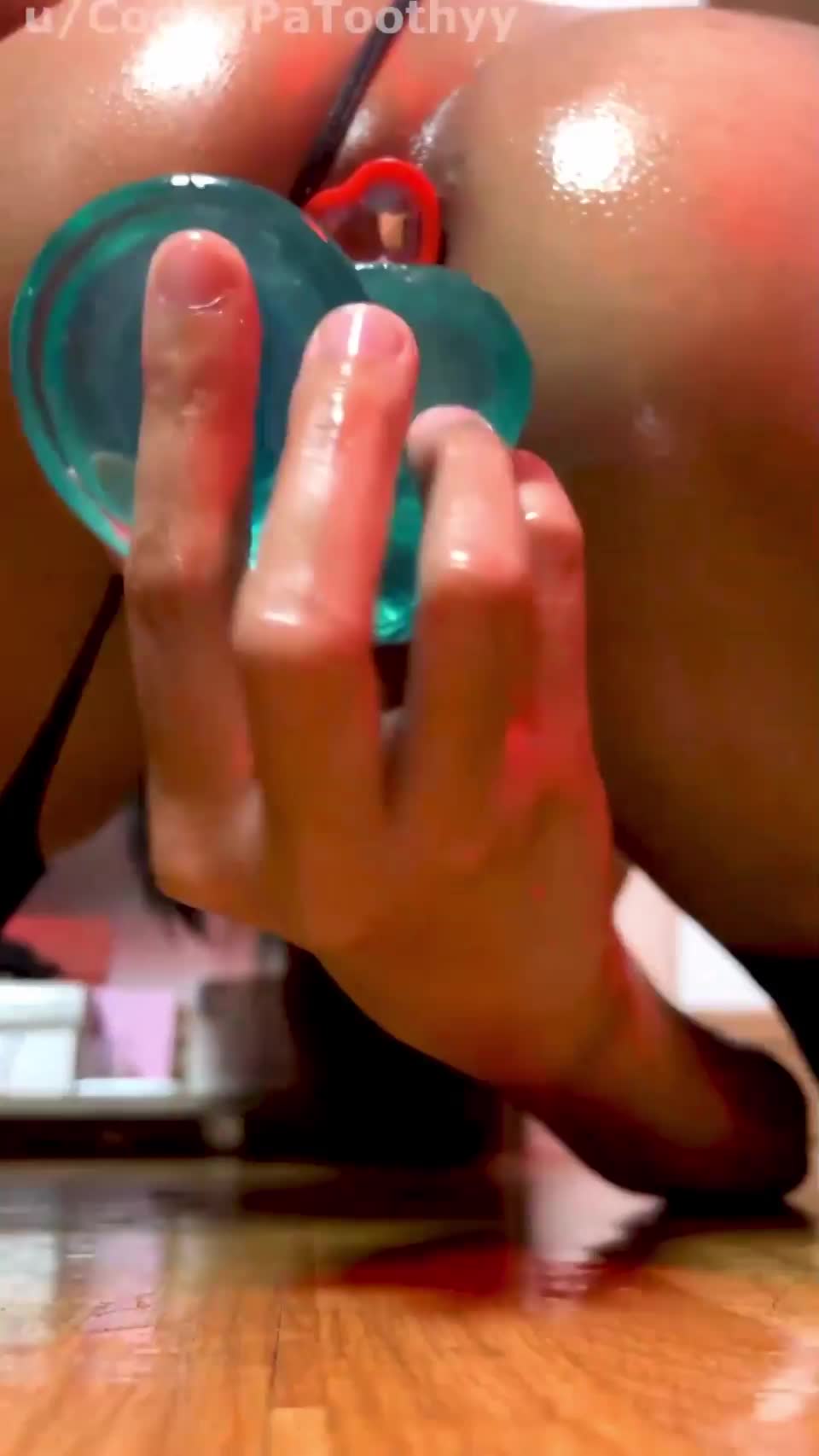 You sure you don't wanna play with me? : video clip