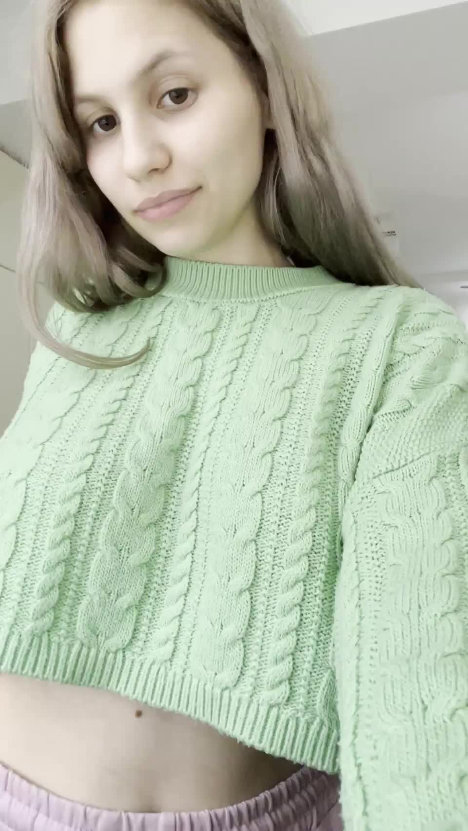 "Embracing my sweet and sassy side! 💕" : video clip