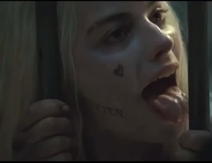 Imagine Harley Quinn (Margot Robbie) doing this to your cock : video clip