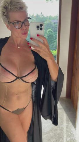 F50 mature milf, looking for young guy : video clip