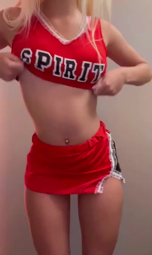 Am I a cute cheerleader daddy? : video clip