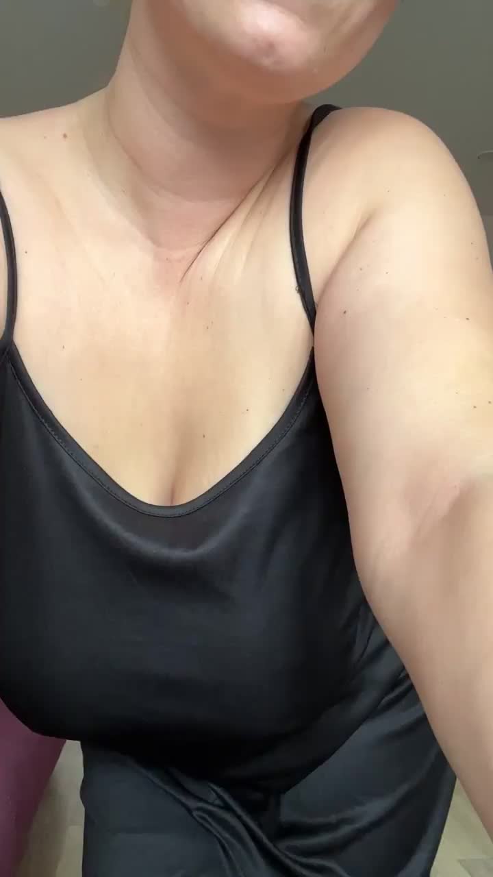No bra for my big boobs today : video clip