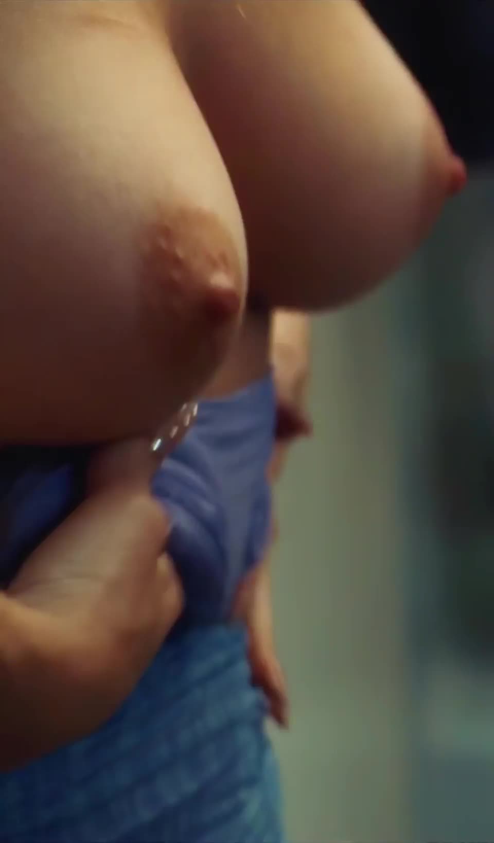 Sydney Sweeney's big natural tits jiggling close up with hard nipples in slow motion : video clip