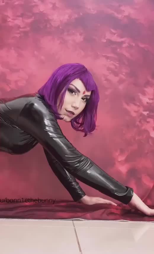Raven showing her thicc ass (Bonn1eTheBunny) [Teen Titans] : video clip