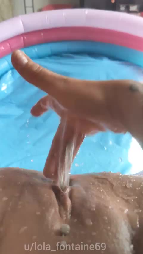 Just filling up my pool 😋💦 : video clip
