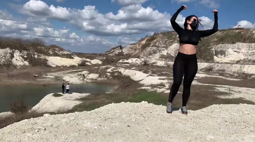 Greetings fellow hikers [GIF] : video clip