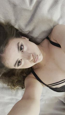 i'm just a 18yo cutie desperately waiting for some milk : video clip